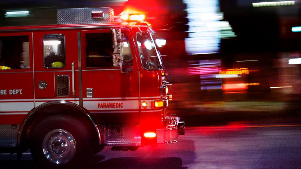 Crews battle structure fire in Victoria neighborhood, city officials say — WCCO / CBS Minnesota, Eden Prairie Community news