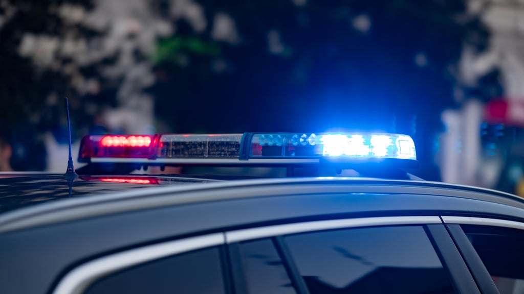 Shelter-in-place issued in Burnsville after shooting injures 1 — WCCO / CBS Minnesota, Eden Prairie Community news