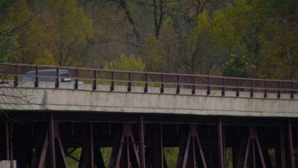 Businesses near Osceola brace as Highway 243 bridge set to close — WCCO / CBS Minnesota, Eden Prairie Business news