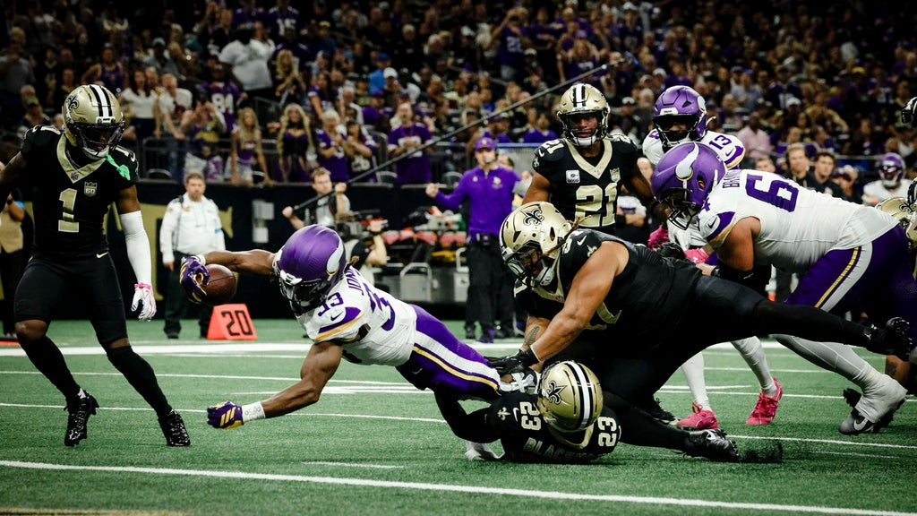 Jefferson, Jones, Murray all produce to help the unbeaten Vikings top Saints 23-13 โ WCCO / CBS Minnesota, Eden Prairie Sports news