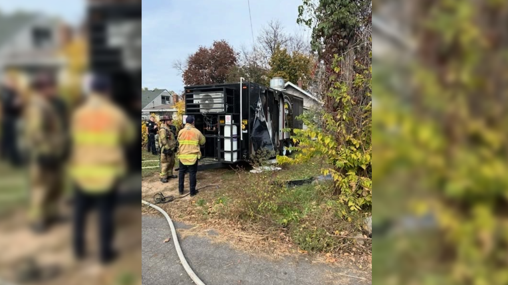 3 adults hospitalized after fire at food truck on St. Paul's east side — WCCO / CBS Minnesota, Eden Prairie Dining news
