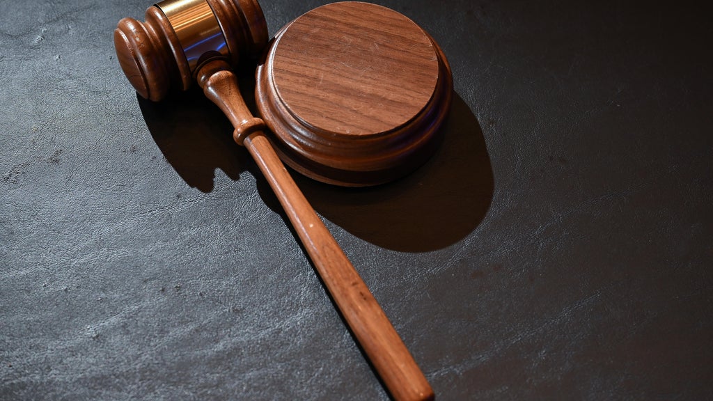 Man tried to pull woman out of her St. Paul apartment window, charges say — WCCO / CBS Minnesota, Eden Prairie Health news