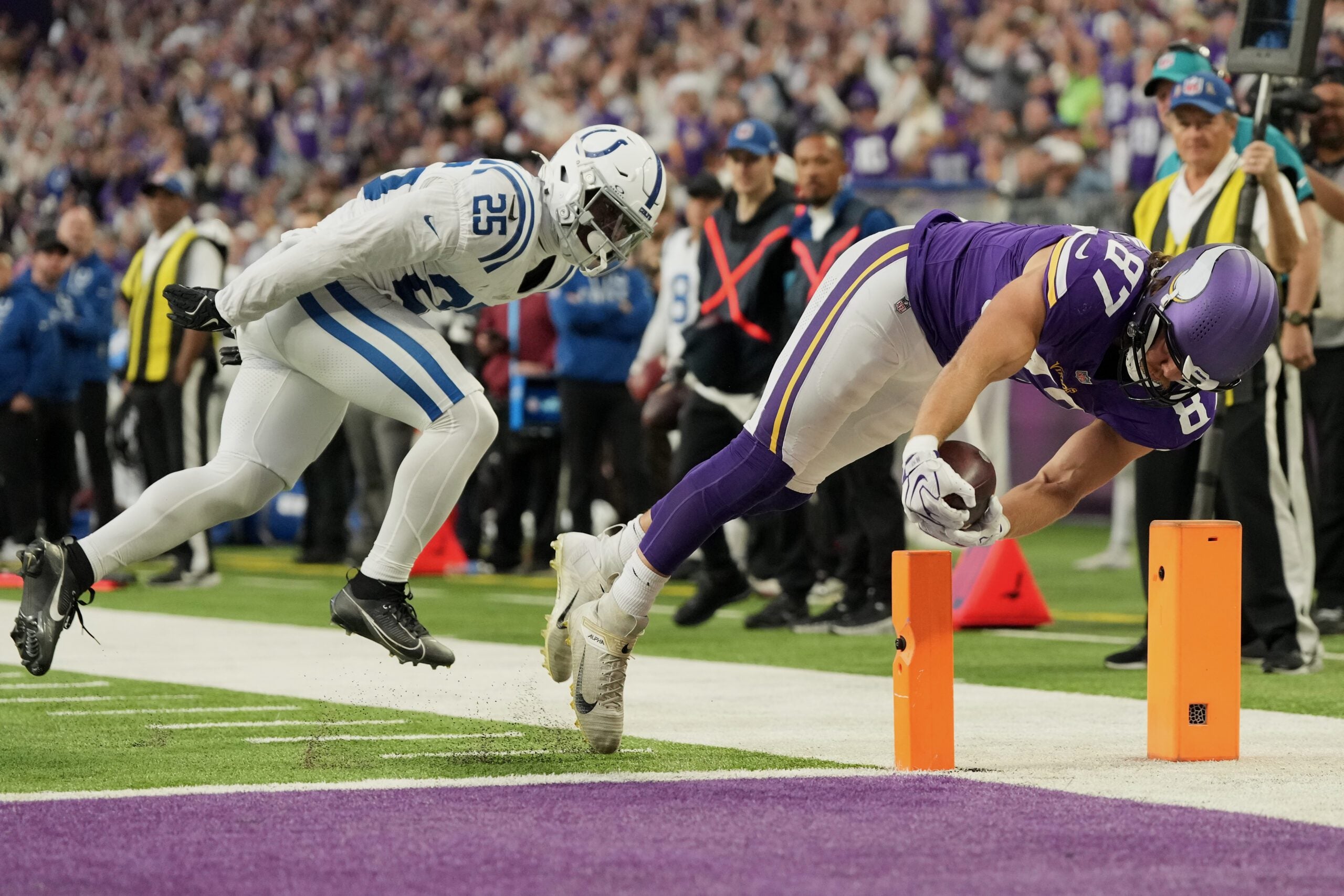 Vikings defense clamps down on Daniel Jones and the Colts for a 16-10 victory to stay undefeated — KSTP 5, Eden Prairie Arts news