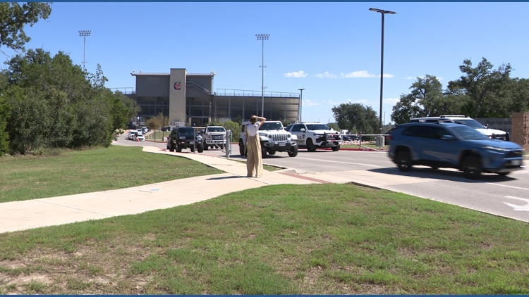 Parents rush to Pieper High School during lockdown; two teens taken into custody — KENS 5 (San Antonio)