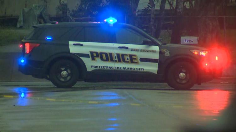 Driver arrested on DWI charge after running red light and crashing into car, police say — KENS 5 (San Antonio), Eden Prairie Health news