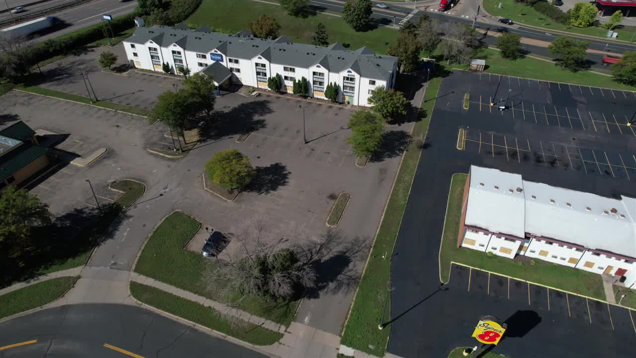 Brooklyn Center City Council unanimously revokes licenses for hotels subject of sex trafficking raid — FOX 9, Eden Prairie Health news